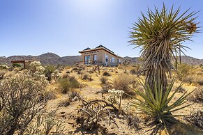 Jensen House - Incredible Desert Views 2 Bedroom Home by RedAwning
