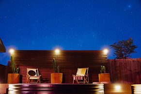 Live Centered W/ Hot Tub, Fire Pit In Joshua Tree 2 Bedroom Home by Re