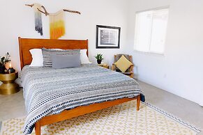 Live Centered W/ Hot Tub, Fire Pit In Joshua Tree 2 Bedroom Home by Re