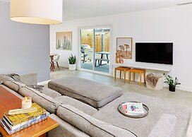 Live Centered W/ Hot Tub, Fire Pit In Joshua Tree 2 Bedroom Home by Re