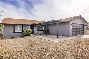 Live Centered W/ Hot Tub, Fire Pit In Joshua Tree 2 Bedroom Home by Re