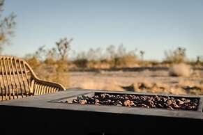 Mojave Mesa - Desert Views & Desert Style 1 Bedroom Home by RedAwning