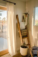 Mojave Mesa - Desert Views & Desert Style 1 Bedroom Home by RedAwning