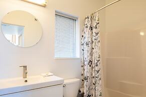 Las Alas Del Sol- A Desert Architectural Gem 2 Bedroom Home by RedAwni