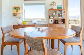 Las Alas Del Sol- A Desert Architectural Gem 2 Bedroom Home by RedAwni