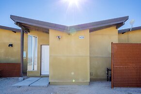Las Alas Del Sol- A Desert Architectural Gem 2 Bedroom Home by RedAwni