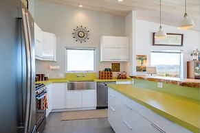 Las Alas Del Sol- A Desert Architectural Gem 2 Bedroom Home by RedAwni