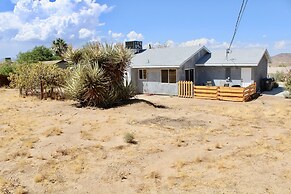 Stargazers' Abbey - In Joshua Tree! 3 Bedroom Home by RedAwning