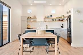 Back Haus - Views, Dark Skies And Fire Pit! 1 Bedroom Home by RedAwnin