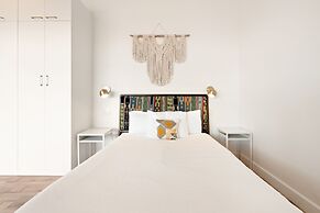 Back Haus - Views, Dark Skies And Fire Pit! 1 Bedroom Home by RedAwnin