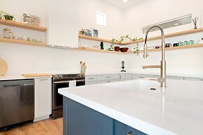 Back Haus - Views, Dark Skies And Fire Pit! 1 Bedroom Home by RedAwnin