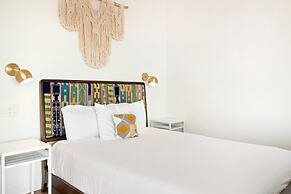 Back Haus - Views, Dark Skies And Fire Pit! 1 Bedroom Home by RedAwnin