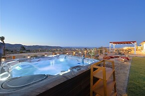 Rancho Nopales Jt - Pool, Hot Tub, Hammocks, Fast Wifi + Views! 4 Bedr