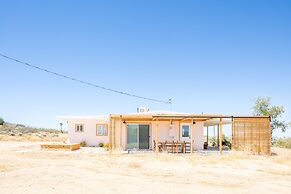 Flamingo Ranch - Dreamy Desert Design With Hot Tub 2 Bedroom Home by R