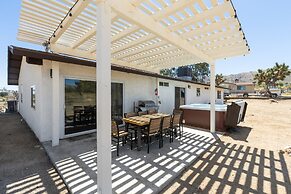 Horseshoe House - Hot Tub, Bbq And Fire Pit! 4 Bedroom Home by RedAwni