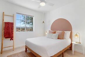 Golden Desert Ranch - Hot Tub, Fire Pit And Bbq! 3 Bedroom Home by Red