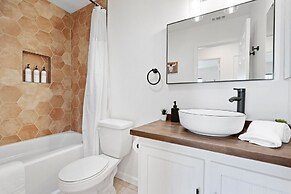 Golden Desert Ranch - Hot Tub, Fire Pit And Bbq! 3 Bedroom Home by Red