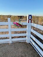 Golden Desert Ranch - Hot Tub, Fire Pit And Bbq! 3 Bedroom Home by Red