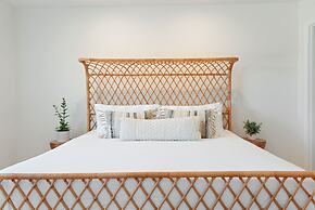 Golden Desert Ranch - Hot Tub, Fire Pit And Bbq! 3 Bedroom Home by Red