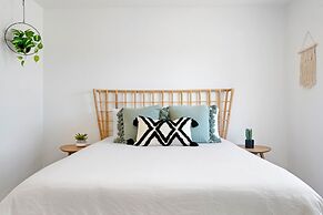 Golden Desert Ranch - Hot Tub, Fire Pit And Bbq! 3 Bedroom Home by Red