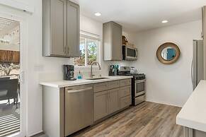 Serenity Sands - Hot Tub, Bbq And Fire Pit! 3 Bedroom Home by RedAwnin