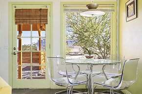 Martian Rose - Out Of This World Stargazing Cabin 2 Bedroom Home by Re