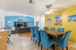 Colorful Cactus - Hot Tub, Bbq And Fire Pit! 4 Bedroom Home by RedAwni