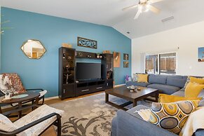 Colorful Cactus - Hot Tub, Bbq And Fire Pit! 4 Bedroom Home by RedAwni