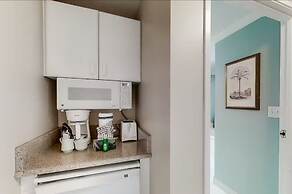 Tops'l 1008 Lockoff 3 Bedroom Condo by RedAwning