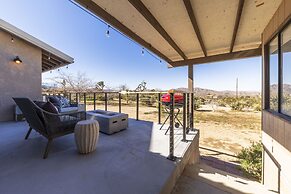 Twilight Terrace - Relax In Style 2 Bedroom Home by RedAwning