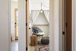 Twilight Terrace - Relax In Style 2 Bedroom Home by RedAwning