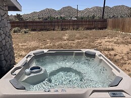 Rawhide Ranch - Walk To Pappy And Harriet's With Hot Tub! 3 Bedroom Ho