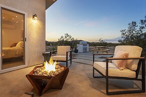 Harvest Moon Hideaway - Bbq, Hammocks & Dark Skies 2 Bedroom Home by R