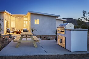 Harvest Moon Hideaway - Bbq, Hammocks & Dark Skies 2 Bedroom Home by R