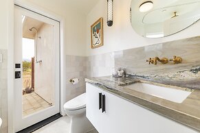 Harvest Moon Hideaway - Bbq, Hammocks & Dark Skies 2 Bedroom Home by R