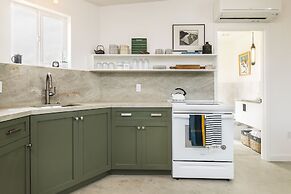 Harvest Moon Hideaway - Bbq, Hammocks & Dark Skies 2 Bedroom Home by R