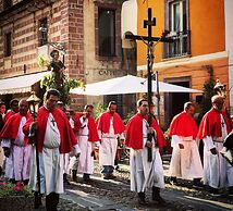 Large, Stunning Studio Apartment, Central Location