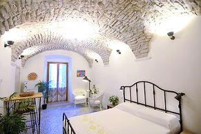 Large, Stunning Studio Apartment, Central Location