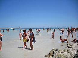 Large, Stunning Studio Apartment, Central Location