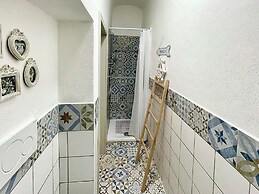 Large, Stunning Studio Apartment, Central Location