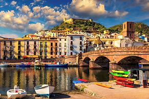 Large, Stunning Studio Apartment, Central Location