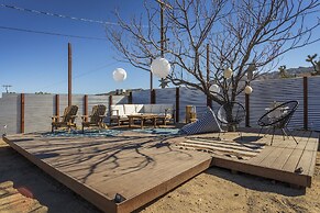 Cosmic Rabbit - Family Fun With Hot Tub!! 3 Bedroom Home by RedAwning