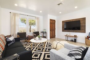 Cosmic Rabbit - Family Fun With Hot Tub!! 3 Bedroom Home by RedAwning