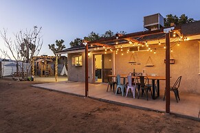 Cosmic Rabbit - Family Fun With Hot Tub!! 3 Bedroom Home by RedAwning