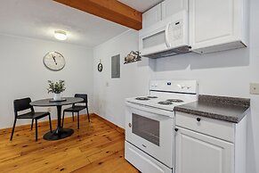 Dog Friendly! Simple And Cozy Apartment Just Mins To Loon Mountain And