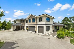 Luxe Whitford Mansion - Pool & Tennis Court