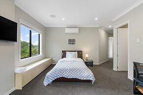 Luxe Whitford Mansion - Pool & Tennis Court