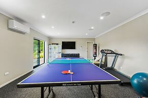 Luxe Whitford Mansion - Pool & Tennis Court