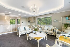 Luxe Whitford Mansion - Pool & Tennis Court