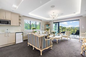 Luxe Whitford Mansion - Pool & Tennis Court